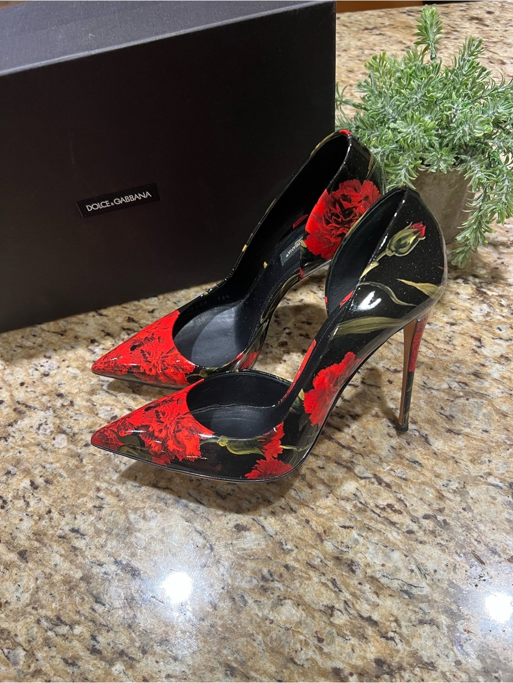 Dolce & Gabbana Black Patent Pumps with Red Floral Print 39.5 IT